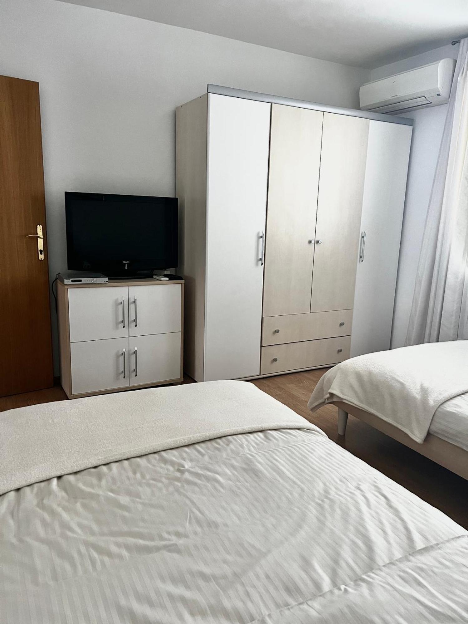 D.O.O. Yury Apartment Trogir Exterior photo